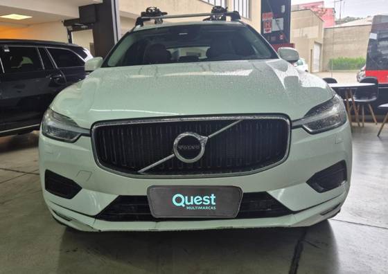 VOLVO XC60 2.0 T5 GASOLINA MOMENTUM AWD GEARTRONIC